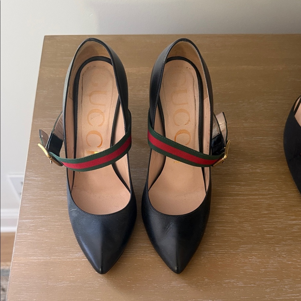 Gucci Black Pointed Mary Jane Pumps with Red-Green Web Strap